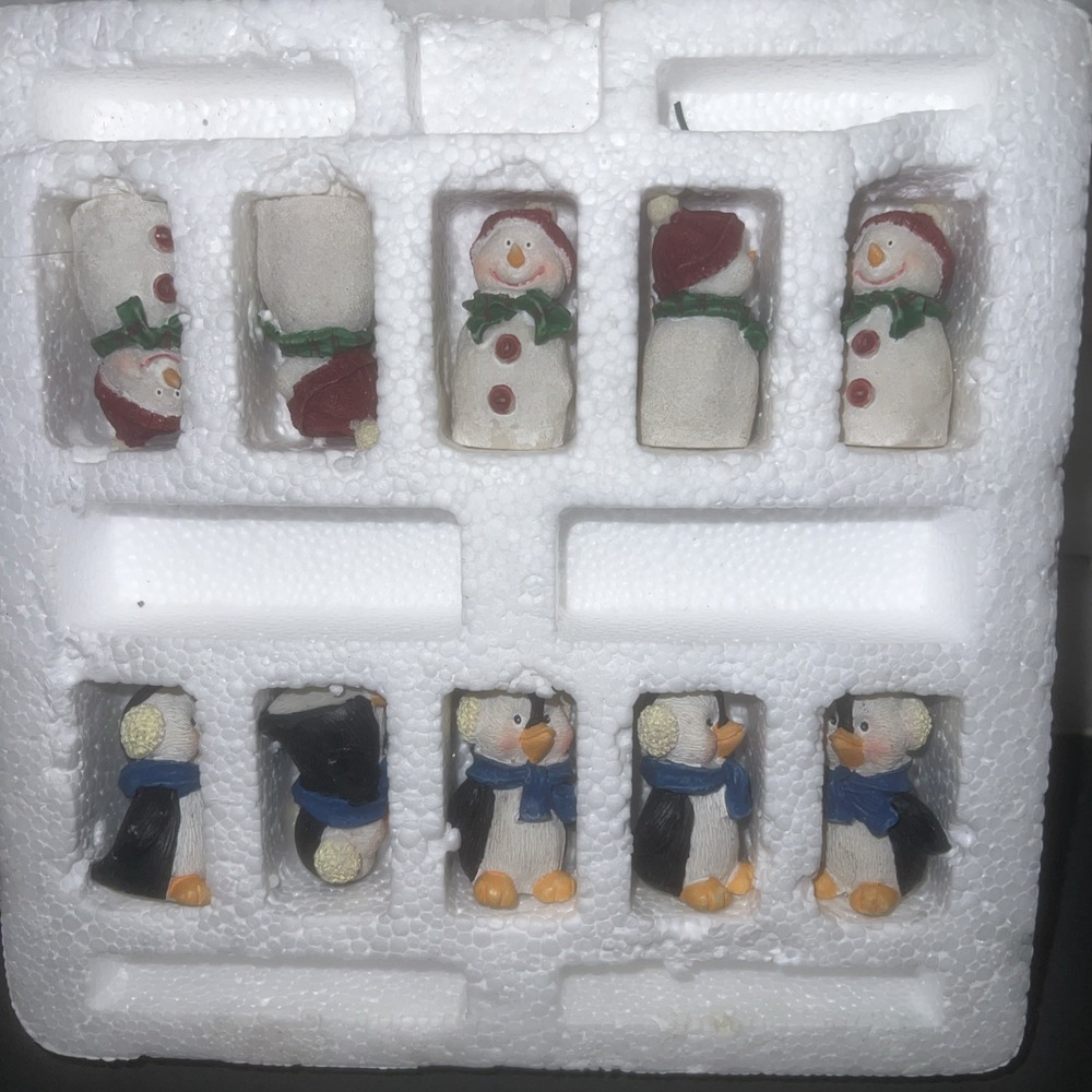 Avon Vintage Snowmen & Penguins TicTacToe "GAME PIECES ONLY"Collectible - Picture 1 of 7
